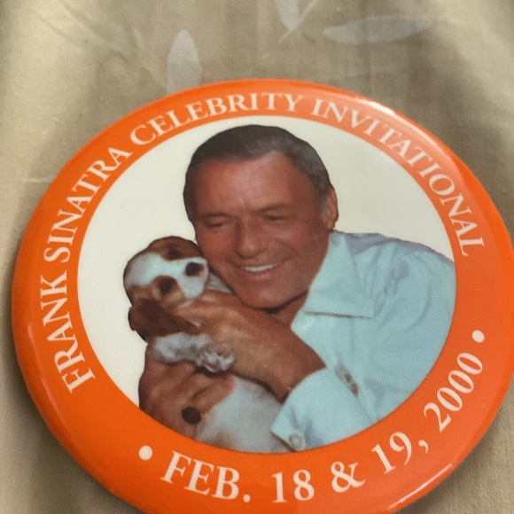 Vintage Frank Sinatra “Puppy Love” Celebrity Inventational 02 /18-19/20 PIN EUC - Picture 4 of 4